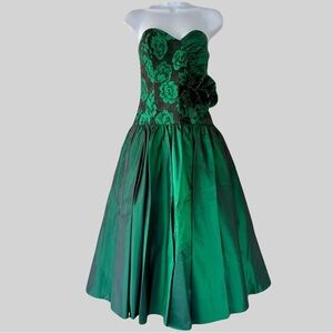 TD4 by Electra VTG 80’s Holiday Cocktail Dress Emerald Green Tulle Strapless